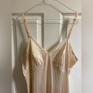 Vintage Gilead nightgown